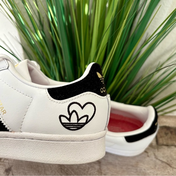 Adidas Originals Superstar Heart Logo White And Black Sneakers - Picture 10 of 14